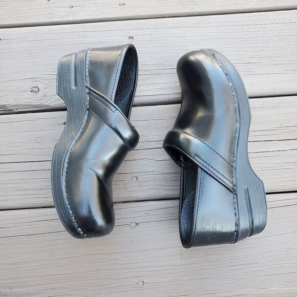 Dansko Professional Black Leather Stapled Slip-on Nursing Platform Clogs Size 40 - Picture 2 of 9